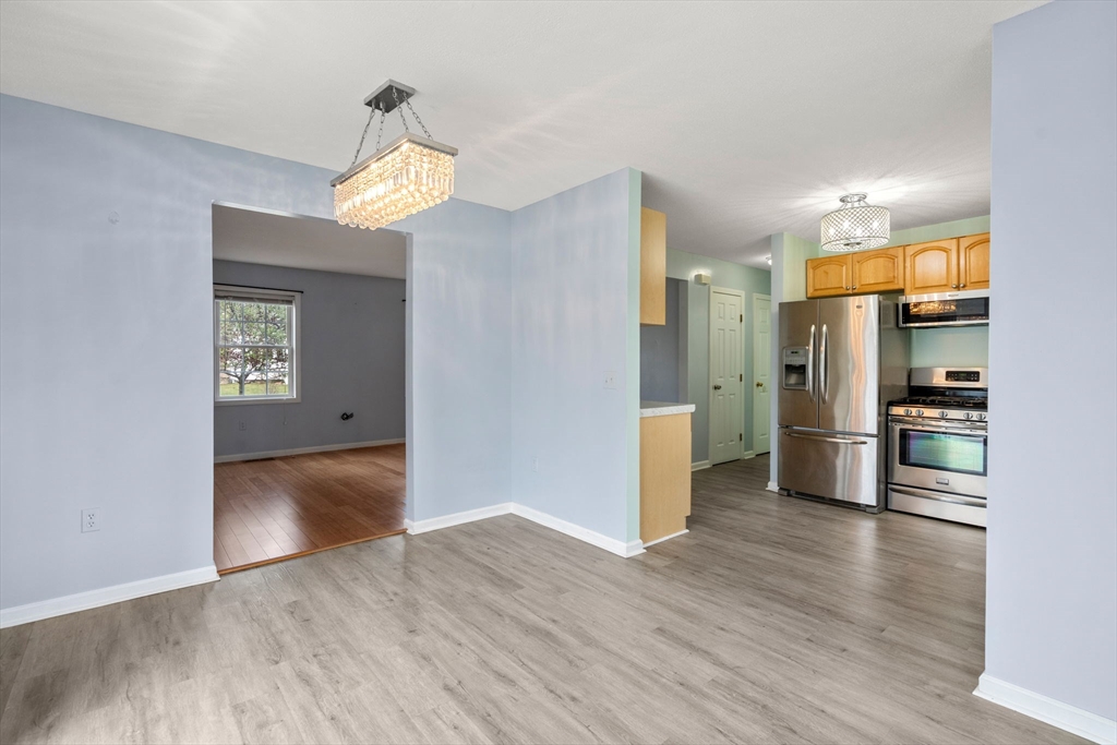 64 Wilmington Avenue Springfield, MA 01119 - Photo 9 of 39
