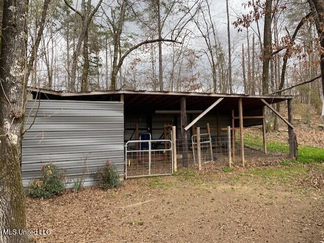 1751 Bell Road Courtland, MS 38620 - Photo 27 of 51 Animal housing