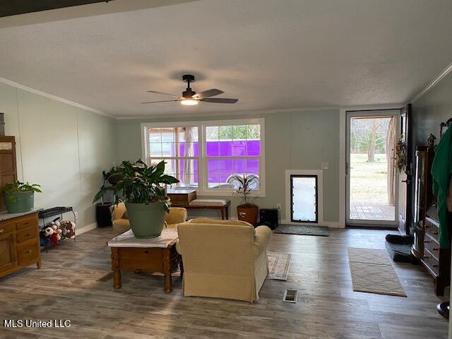 1751 Bell Road Courtland, MS 38620 - Photo 7 of 51 Living Room