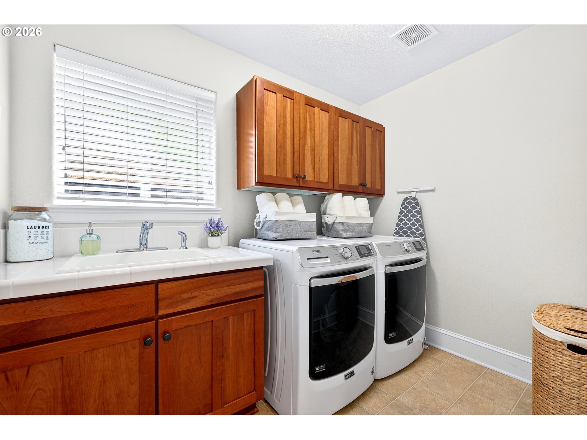 11058 Southwest Oneida Street Tualatin, OR 97062 - Photo 30 of 48