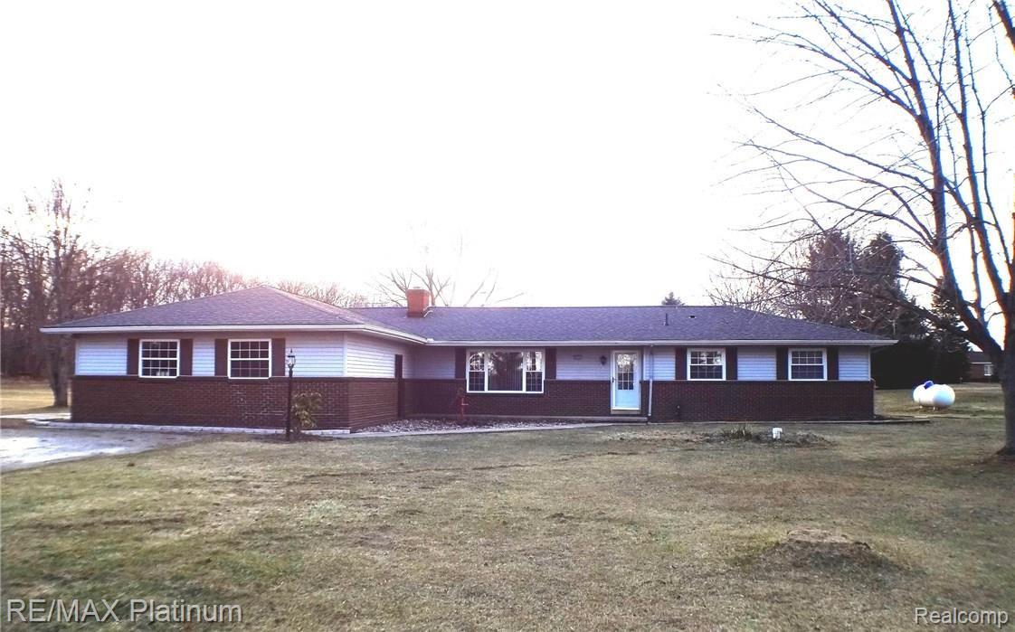 4452 Hinchey Road Howell, MI 48843 - Photo 1 of 32 DSC00559.JPG