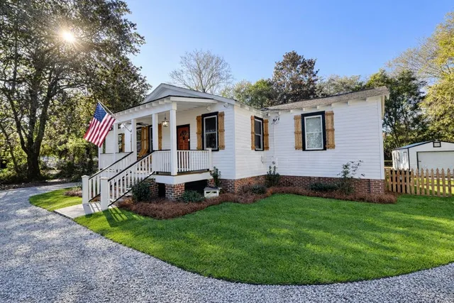 $575,000 | 506 West 1st N Street, Summerville, SC 29483