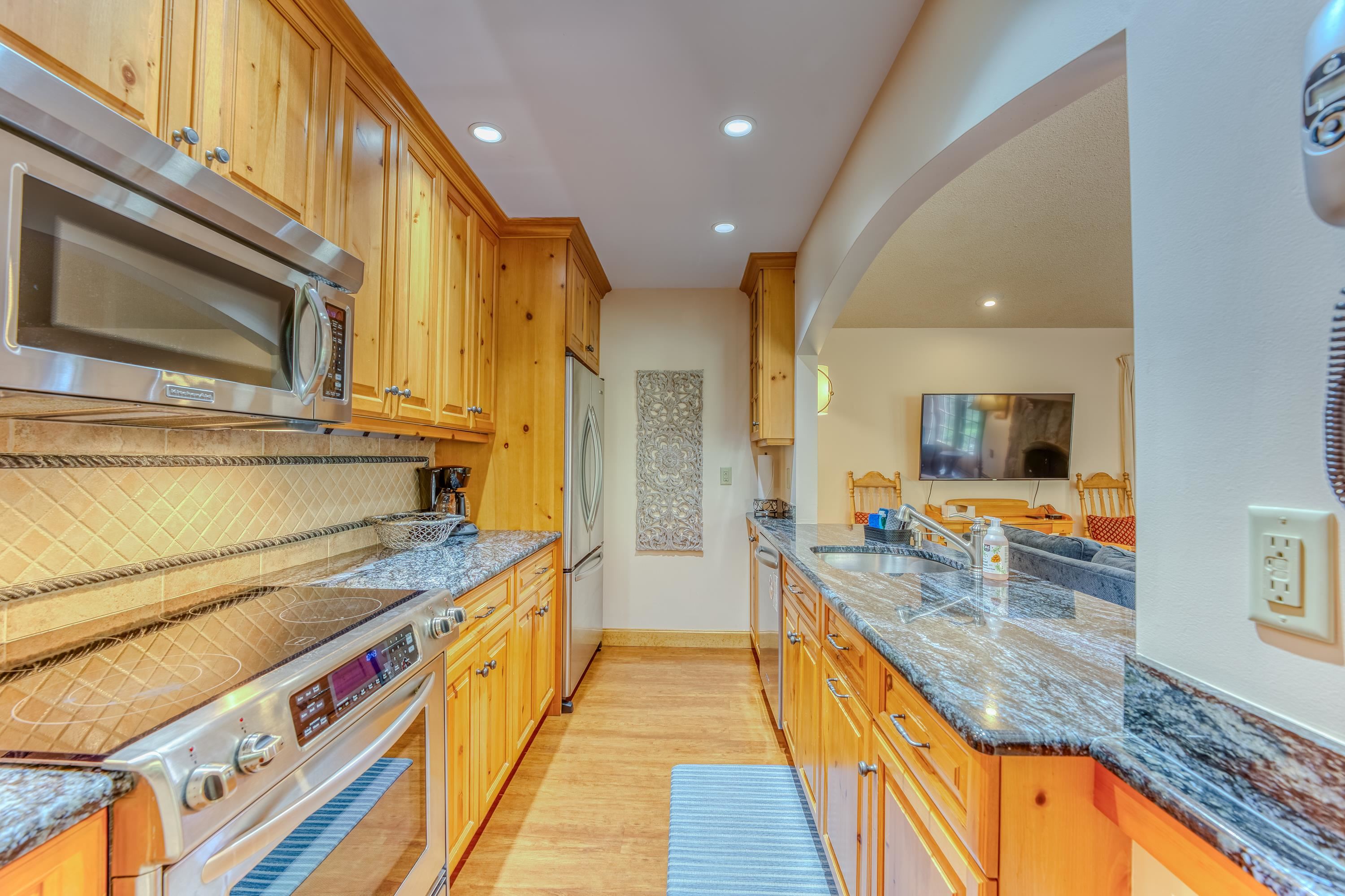 30 Forest Lane, Unit 19 Carroll, NH 03595 - Photo 13 of 43