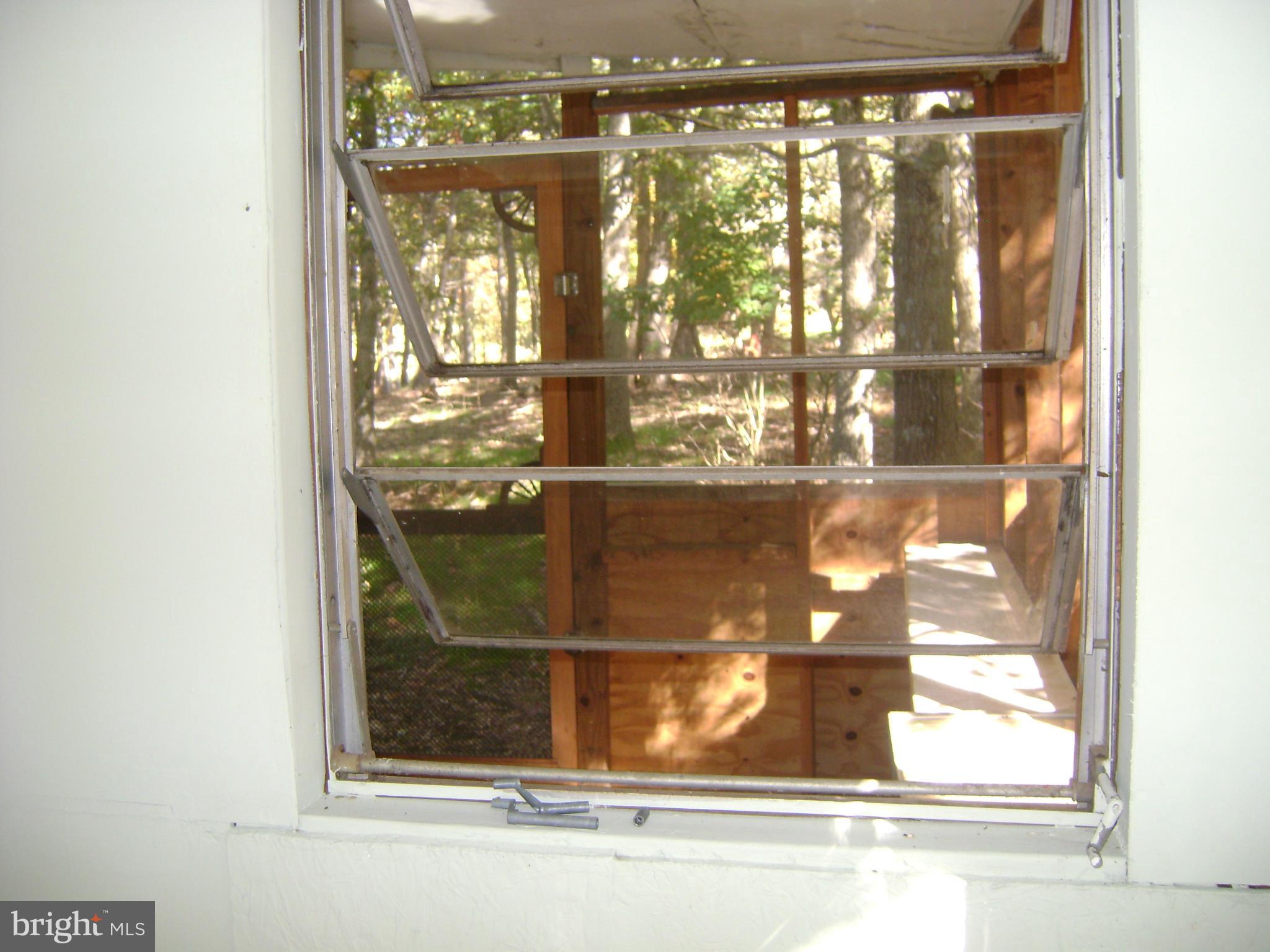 511 Three Creeks Road Winchester, VA 22603 - Photo 13 of 27 Interior (General)