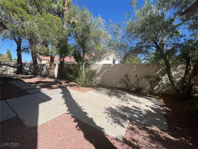 $2,495 | 1624 Wandering Winds Way, Las Vegas, NV 89128