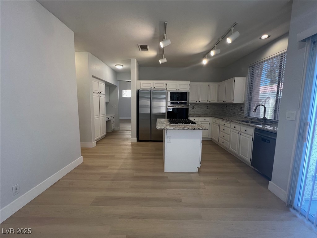 1624 Wandering Winds Way Las Vegas, NV 89128 - Photo 10 of 53 Expansive kitchen