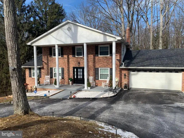 $449,900 | 4009 Robinhood Drive, York, PA 17408
