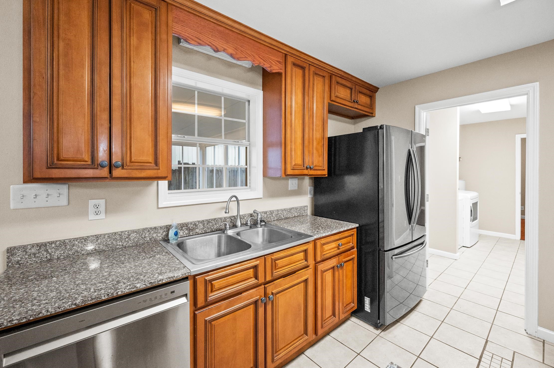 111 Montclair Loop Daphne, AL 36526 - Photo 6 of 18 Kitchen