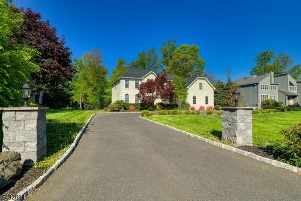 $1,790,000 | 18 Downingtown Court, Warren, NJ 07059