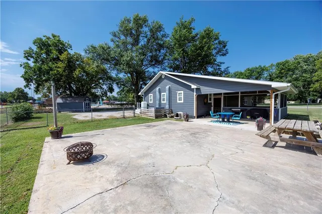 $205,000 | 1520 North 8th Street, Neodesha, KS 66757