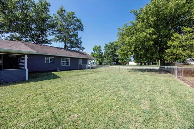$205,000 | 1520 North 8th Street, Neodesha, KS 66757