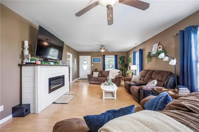 $205,000 | 1520 North 8th Street, Neodesha, KS 66757