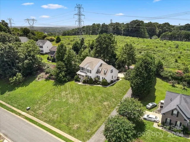 $549,900 | 1900 Mt Isle Harbor Drive, Charlotte, NC 28214