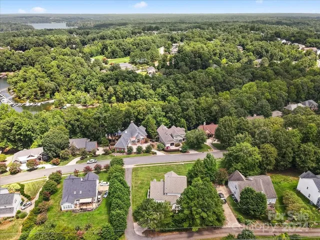 $549,900 | 1900 Mt Isle Harbor Drive, Charlotte, NC 28214
