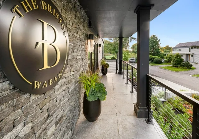 $5,250 | 20 Kinmonth Road, Unit 306, Waban, MA 02468