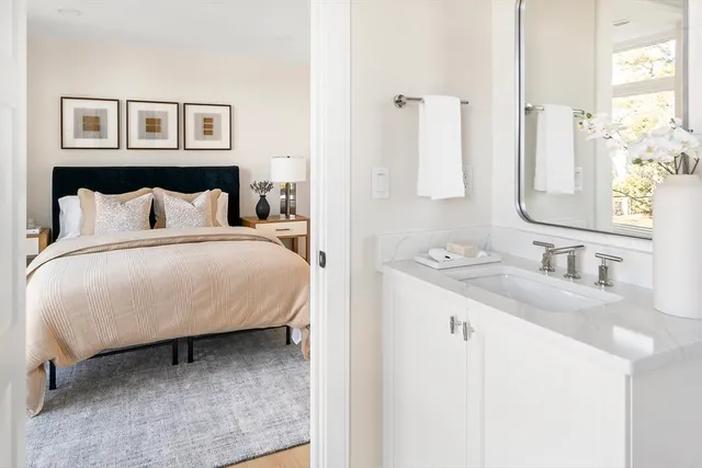 $5,250 | 20 Kinmonth Road, Unit 306, Newton, MA 02468