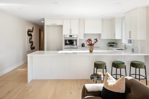 $5,250 | 20 Kinmonth Road, Unit 306, Newton, MA 02468