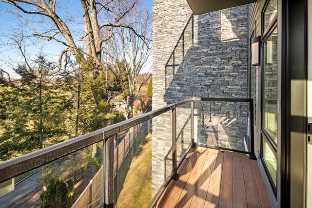 $5,250 | 20 Kinmonth Road, Unit 306, Newton, MA 02468