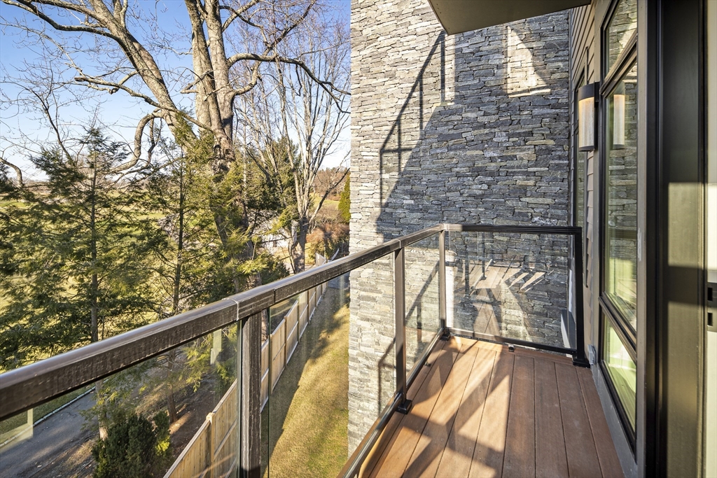 20 Kinmonth Road, Unit 306 Newton, MA 02468 - Photo 5 of 27