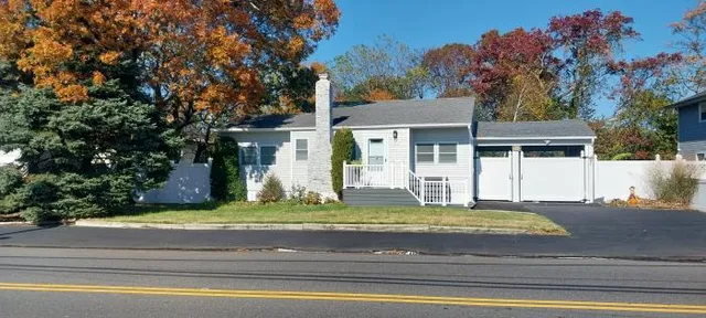 $689,999 | 47 Weeks Road, North Babylon, NY 11703