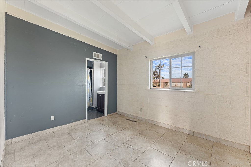 13755 Lakota Road Apple Valley, CA 92307 - Photo 15 of 21