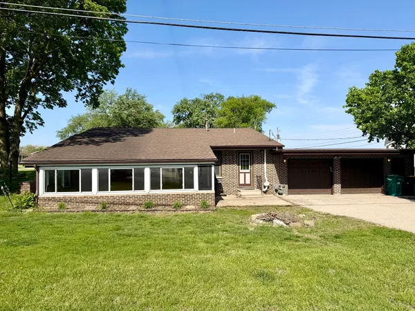 $215,000 | 1100 Wacker Drive, Ottawa, IL 61350