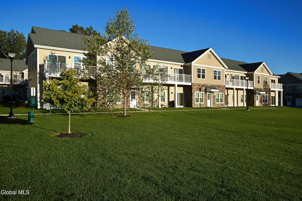 $2,520 | 74 Weibel Avenue, Unit 13SR201, Saratoga Springs, NY 12866