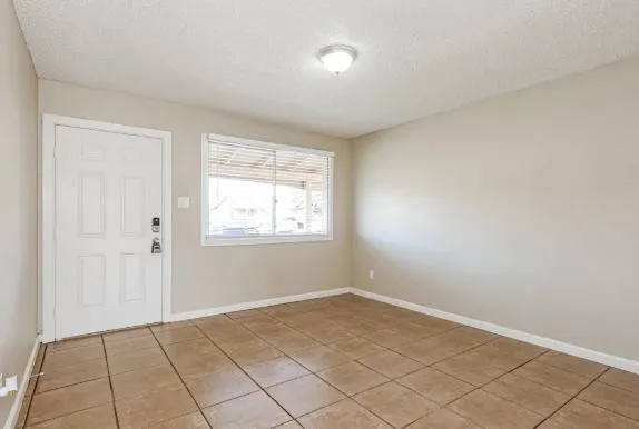 $1,599 | 8233 West Indianola Avenue, Phoenix, AZ 85033