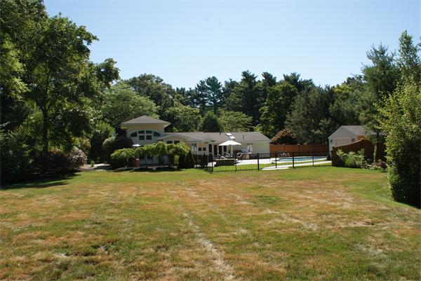 8 Elaine Road Hingham, MA 02043 - Photo 9 of 11 Gallery Image 9