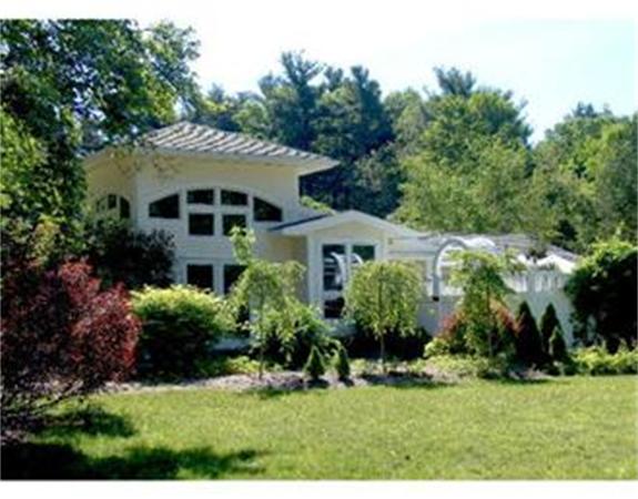 8 Elaine Road Hingham, MA 02043 - Photo 10 of 11 Gallery Image 10