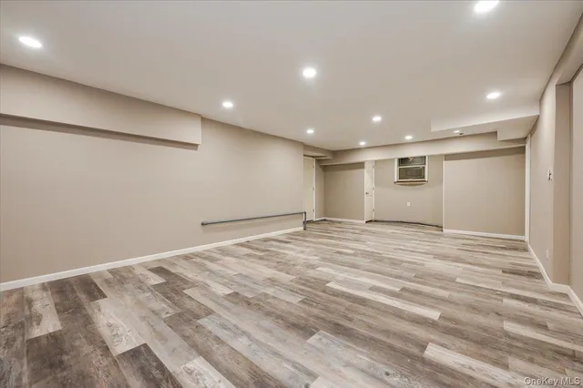 $2,200,000 | 1 Parkside Drive, Great Neck, NY 11021