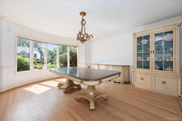 $2,200,000 | 1 Parkside Drive, Great Neck, NY 11021