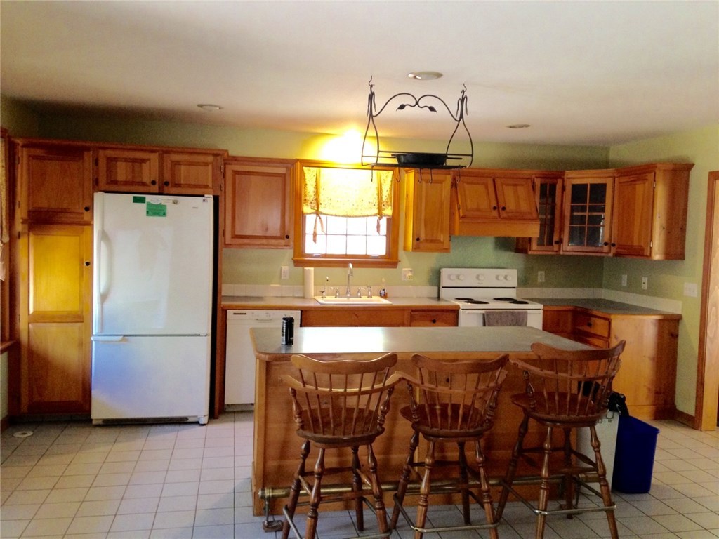 247 Nicholas Road Coventry, RI 02827 - Photo 11 of 34 KITCHEN