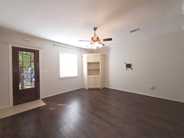 $1,875 | 1898 Longmire Road, Unit 8, Conroe, TX 77304