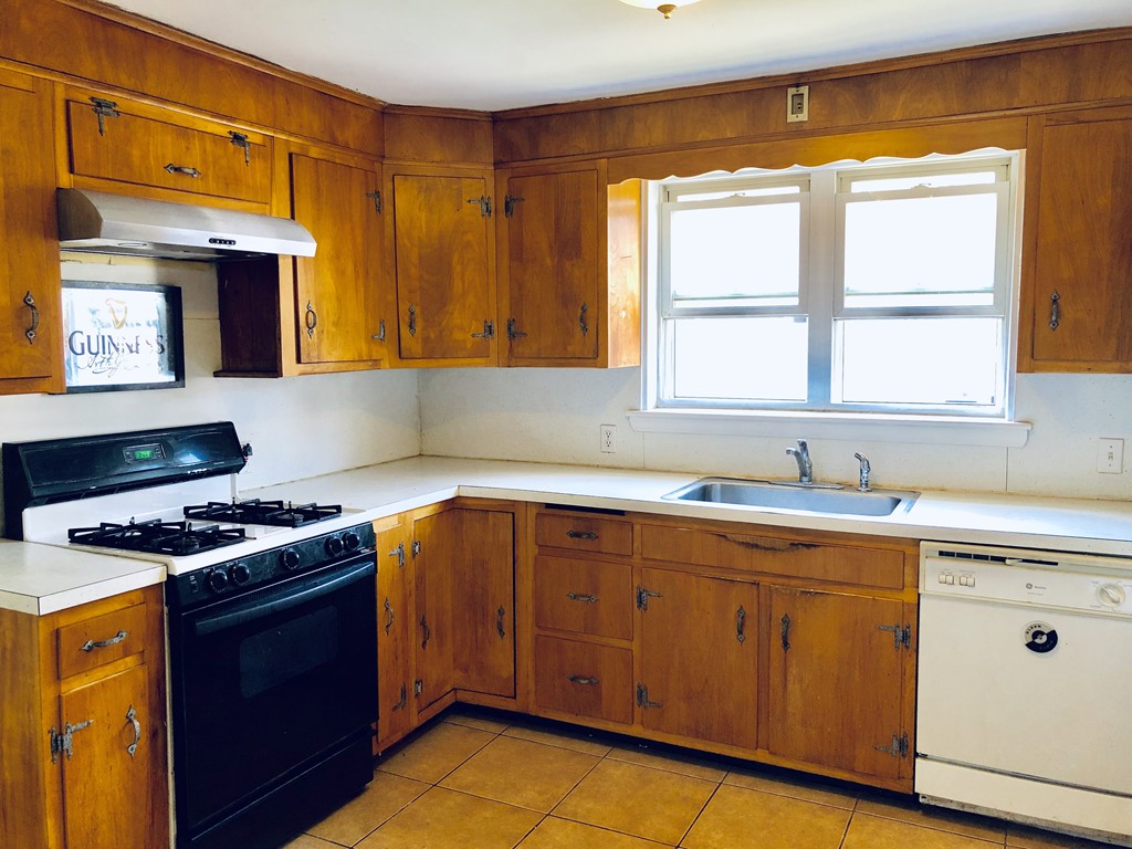 271-273 Corey Road Boston, MA 02135 - Photo 5 of 21 Gallery Image 5