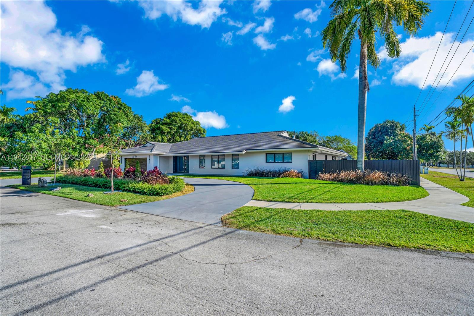 12751 Southwest 92nd Court Miami, FL 33176 - Photo 3 of 42