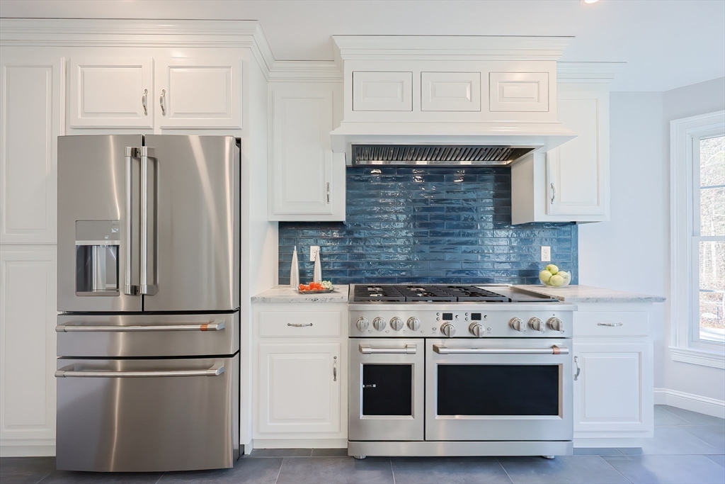 21 Riverside Road Franklin, MA 02038 - Photo 12 of 42