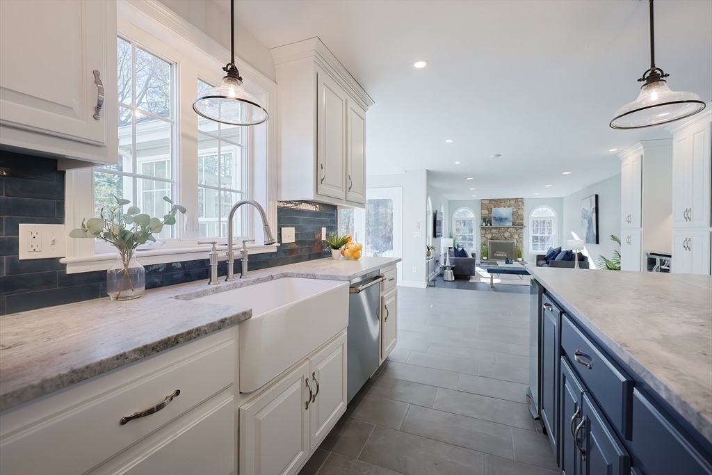 21 Riverside Road Franklin, MA 02038 - Photo 16 of 42