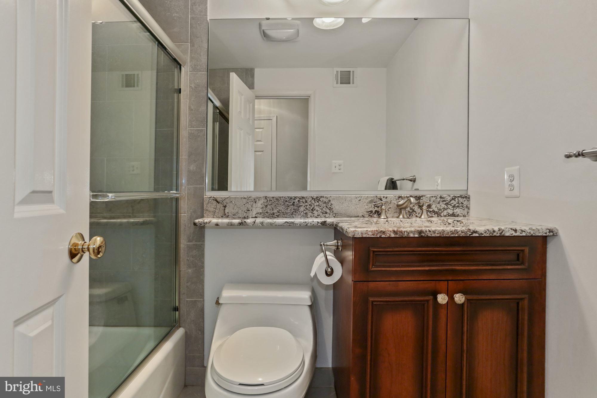 5601 Little Falls Road Arlington, VA 22207 - Photo 20 of 38 Hall Bathroom