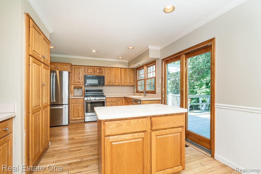 1377 Barneswood Lane Rochester, MI 48306 - Photo 18 of 39 1377 Barneswood_MLS-019.jpg