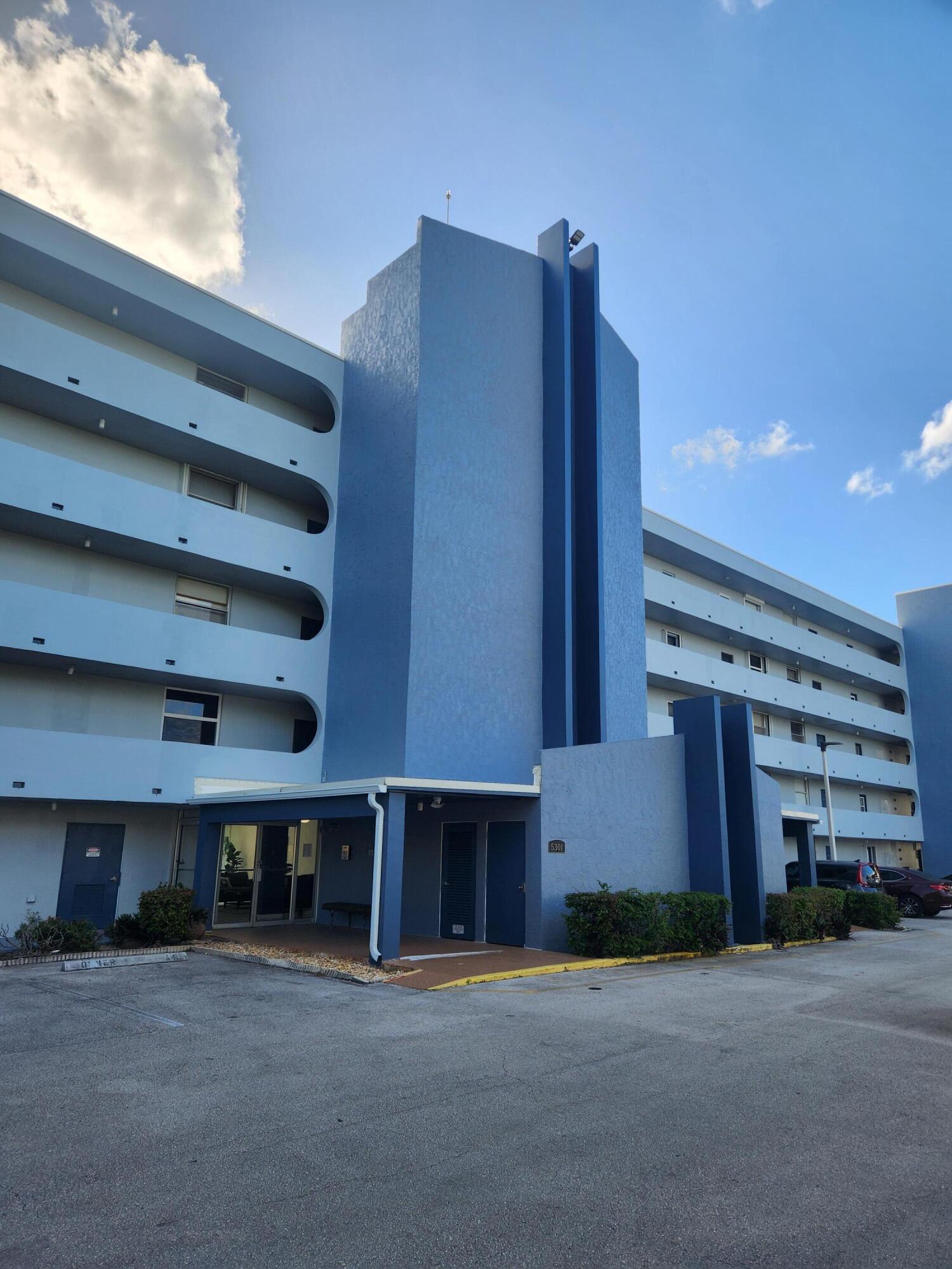 5301 Northwest 2nd Avenue, Unit 307 Boca Raton, FL 33487 - Photo 33 of 34 20260320_172707