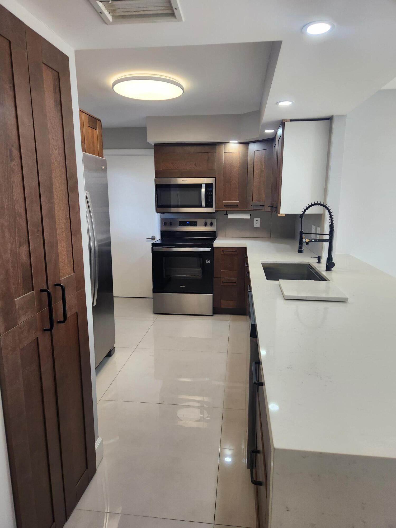 5301 Northwest 2nd Avenue, Unit 307 Boca Raton, FL 33487 - Photo 7 of 34 Kitchen 2