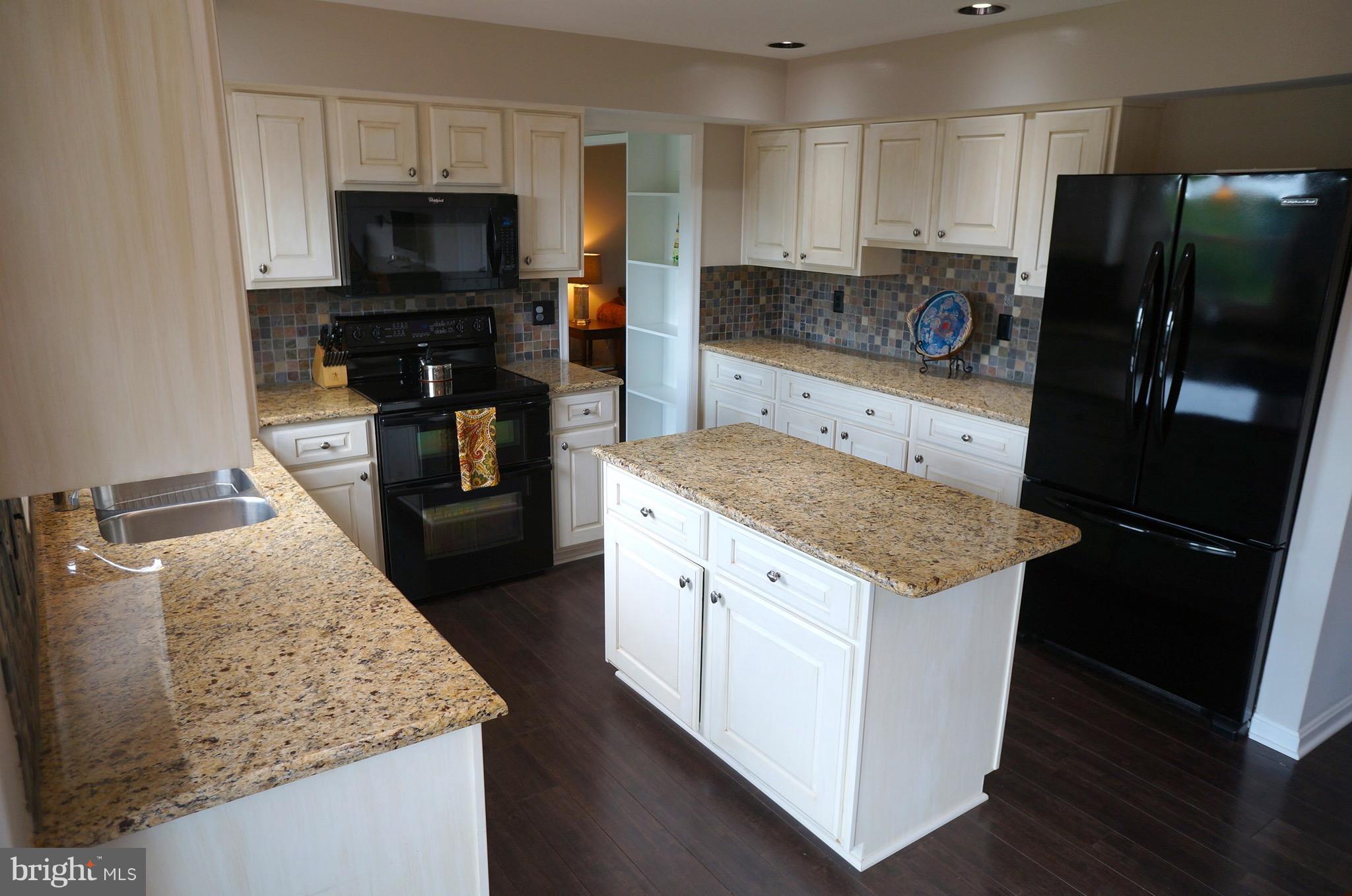 12537 Rock Ridge Road Herndon, VA 20170 - Photo 10 of 30 Kitchen
