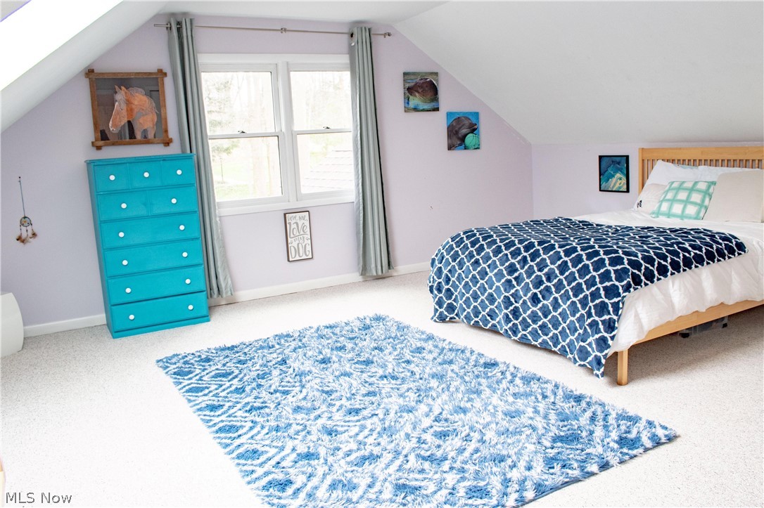 4309 Lander Road Chagrin Falls, OH 44022 - Photo 22 of 33 Large upstairs master bedroom or teen suite 18 x 18