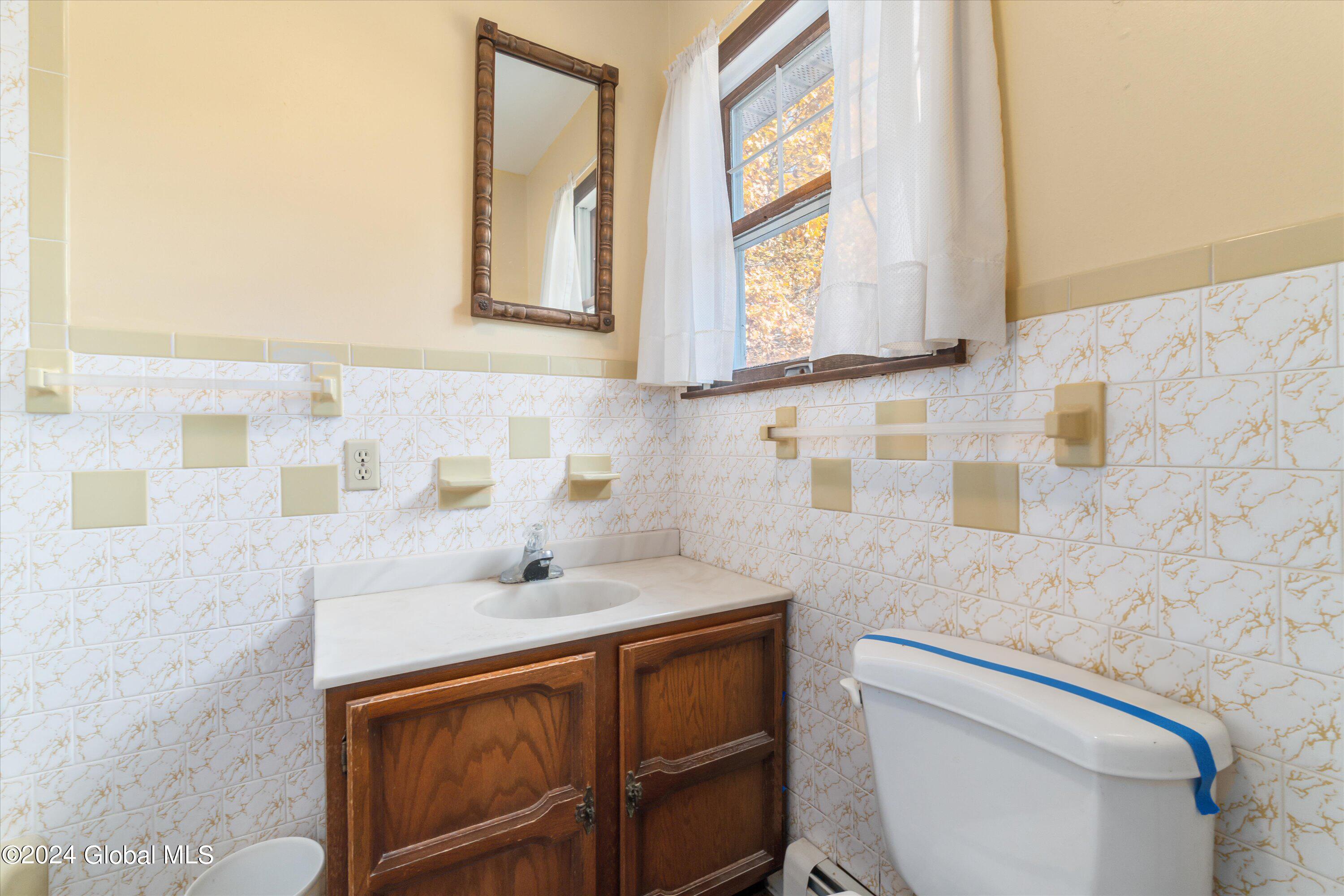 206 Van Aernem Road Malta, NY 12020 - Photo 15 of 39 37-DSC00849