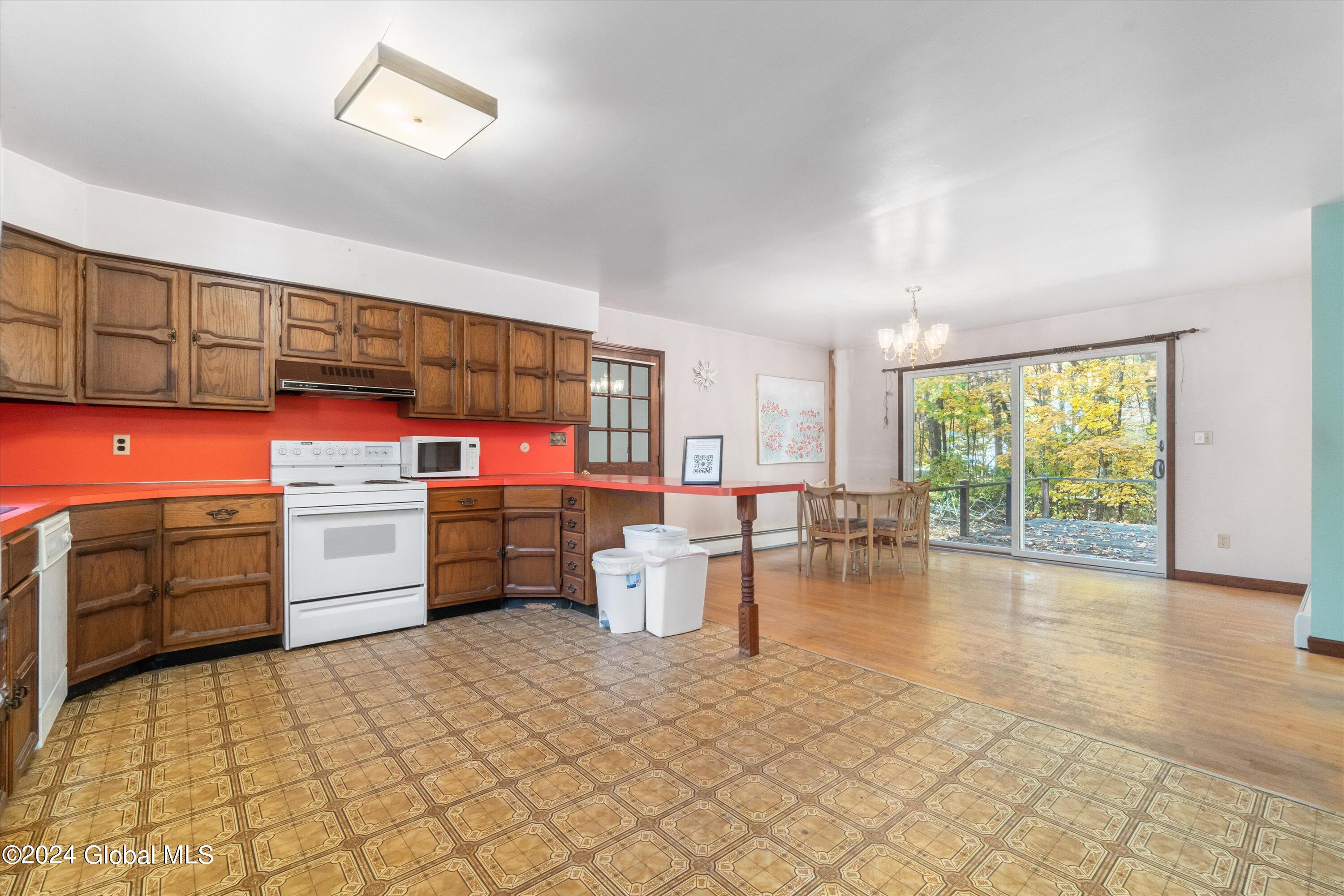 206 Van Aernem Road Malta, NY 12020 - Photo 7 of 39 23-DSC00820