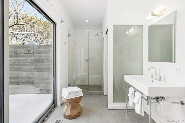 $4,600,000 | 54 Gardiner Drive, Amagansett, NY 11930