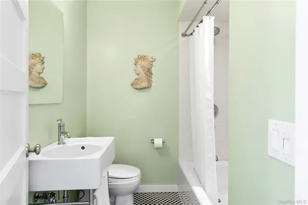 $4,600,000 | 54 Gardiner Drive, Amagansett, NY 11930