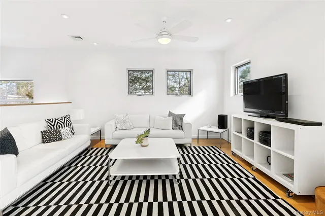 $4,600,000 | 54 Gardiner Drive, Amagansett, NY 11930