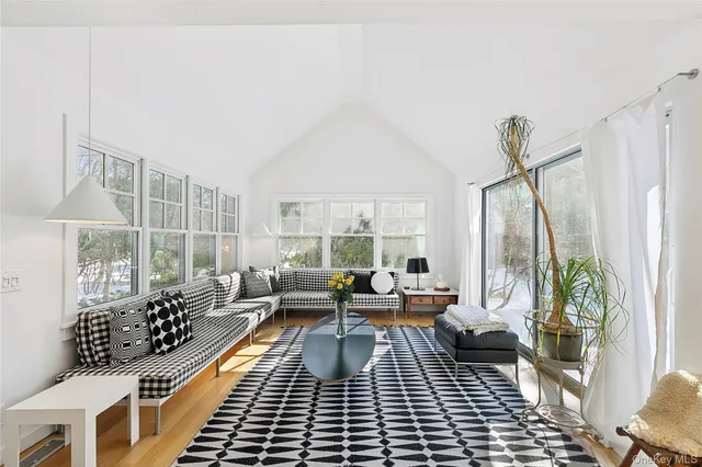 $4,600,000 | 54 Gardiner Drive, Amagansett, NY 11930